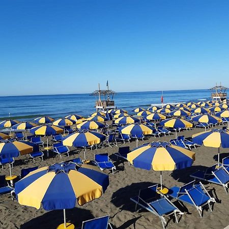 Hotel Tirreno Латина Екстер'єр фото