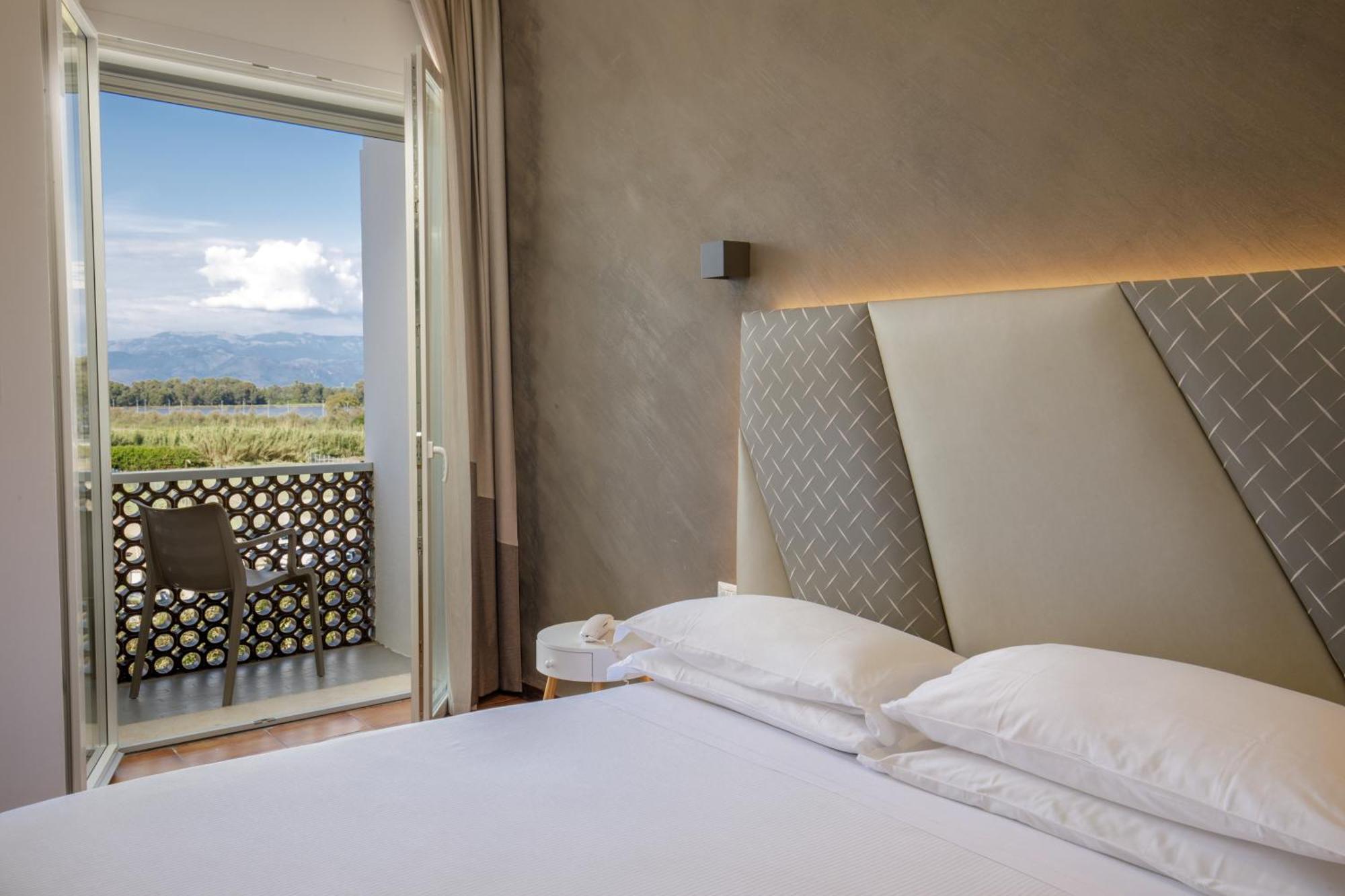 Hotel Tirreno Латина Екстер'єр фото