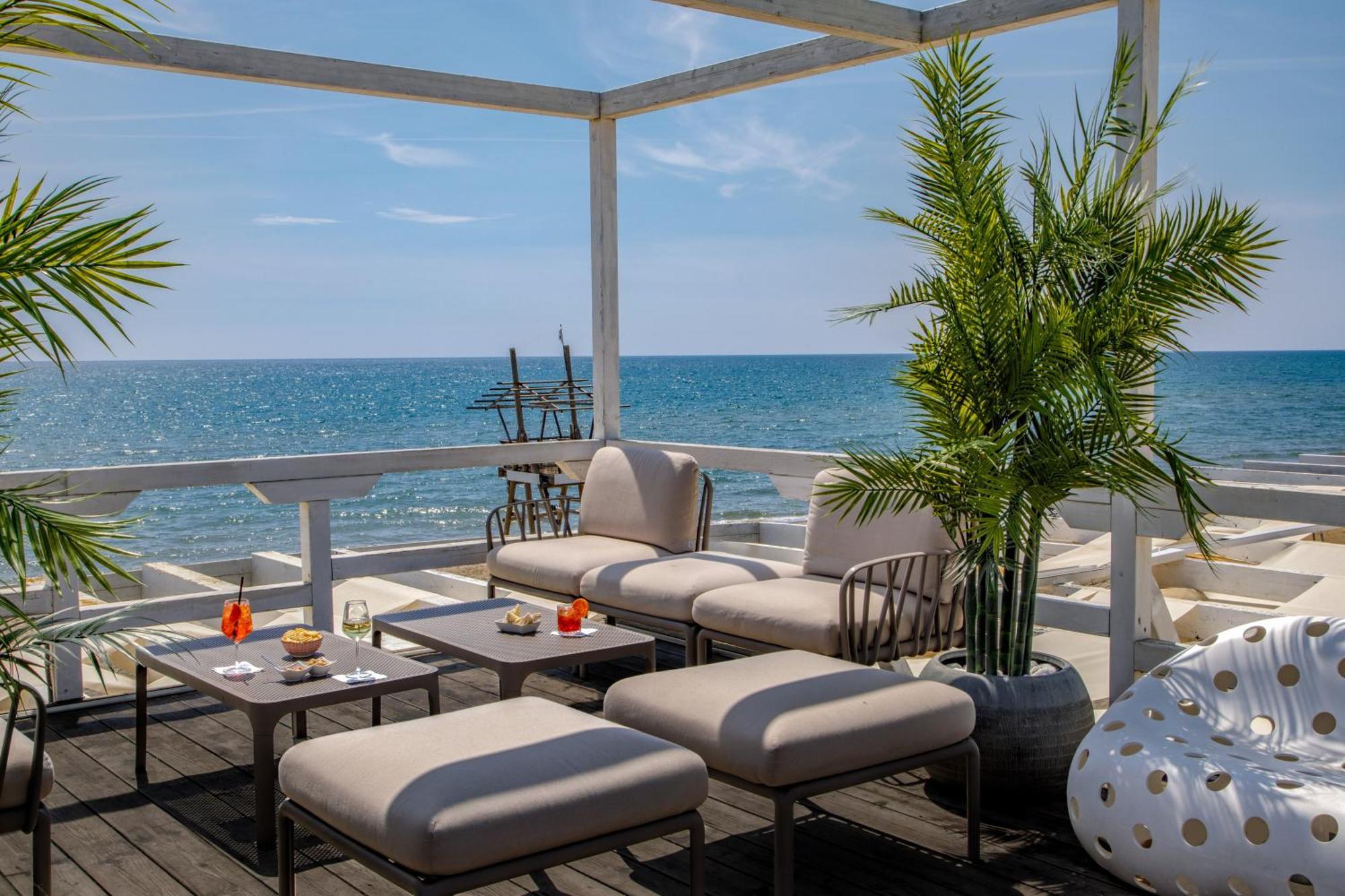 Hotel Tirreno Латина Екстер'єр фото
